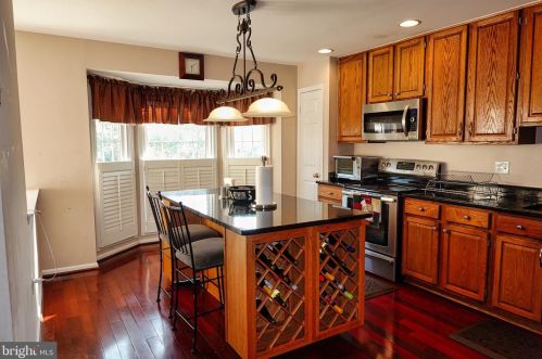 7019 Chesley Search Way, Alexandria VA  22315-4753 exterior