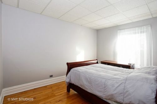 4306 Greenview Ave, Chicago IL  60613-1210 exterior