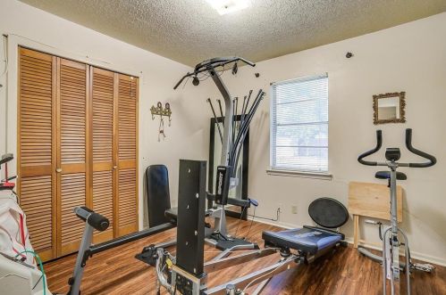 240 Cindy Ln, Burleson TX 76028-3842 exterior