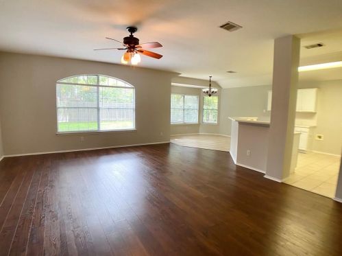 5801 Fitchwood Ln, Austin TX  78749-3549 exterior