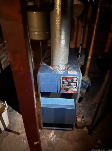 260 Grove St, New Britain CT 06053-3762 exterior