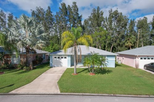 5638 Travelers Way, Fort Pierce FL  34982-3989 exterior