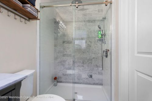 26 Iler Dr, Middletown NJ 07748-3322 exterior