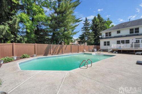 48 Farmhaven Ave, Edison, NJ 08820-3235