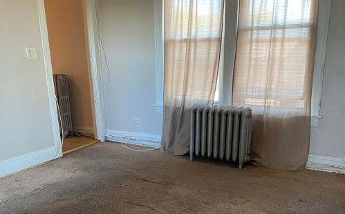 8220 Vincennes Ave, Chicago IL 60653-4203 exterior