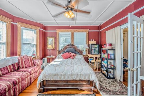 22 Freebody St, Middletown RI 02840-3548 exterior