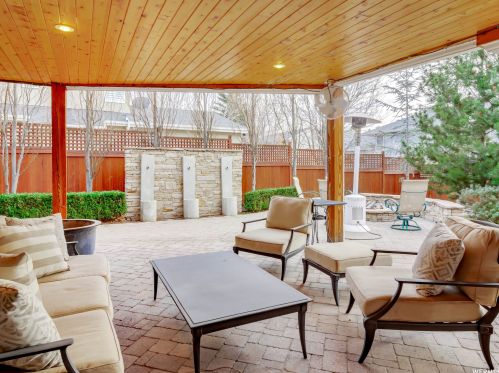 8616 Cima Dr, Sandy UT 84093-7060 exterior