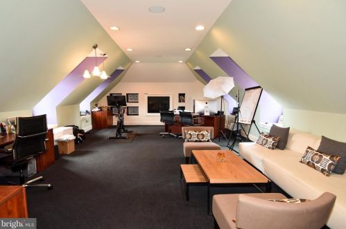 11300 Glen Rd, Rockville MD 20854-1849 exterior