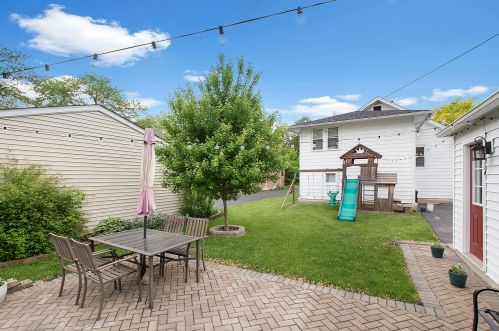 906 Caton Ave, Joliet IL 60435-5807 exterior