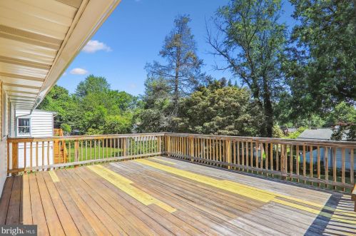 1904 Lewis Ave, Rockville MD 20851-2330 exterior