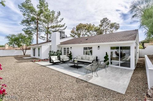 2316 Desert Cove Ave, Phoenix AZ  85028-2411 exterior