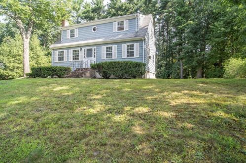 20 Neal St, Walpole, MA 02081-4108