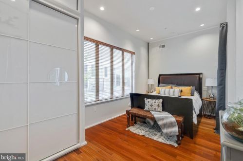 970-74 Leithgow St, Philadelphia PA  19123-1440 exterior