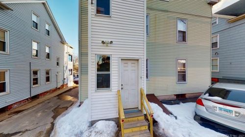 546 Church St, New Britain CT 06051-2312 exterior