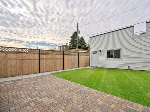 3128 Bernard St, Chicago IL  60618-6715 exterior