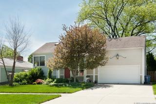 246 Oneida Ave, Elmhurst, IL 60126-4512