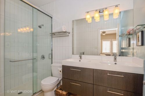 3155 Honore St, Chicago IL 60622-1011 exterior