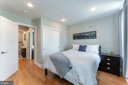 228 Girard Ave, Philadelphia PA 19130-1687 exterior