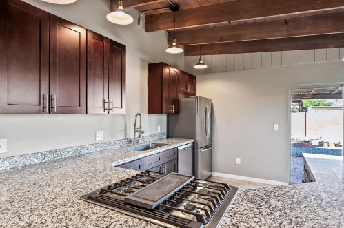 2421 Eastland St, Tucson AZ 85716-5723 exterior