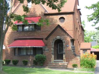 14393 Carroll Blvd, Cleveland OH  44118-4601 exterior