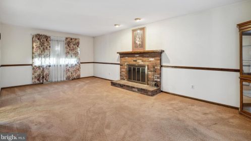 71 Eldridge Ave, Trenton, NJ 08648-3509