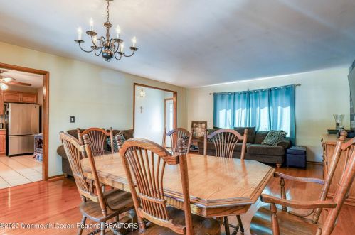 26 Laurelton Ave, Jackson Twp NJ  08527-2437 exterior