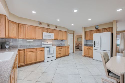 7341 Ainslie St, Chicago IL 60706-3516 exterior