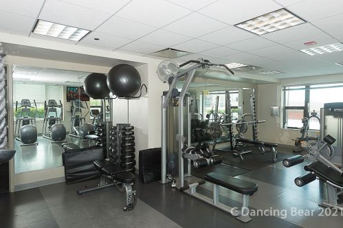 400 Clinton St, Chicago IL  60607-3803 exterior