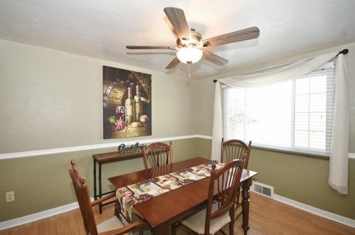 926 Agnew Rd, Pittsburgh PA 15227-3902 exterior