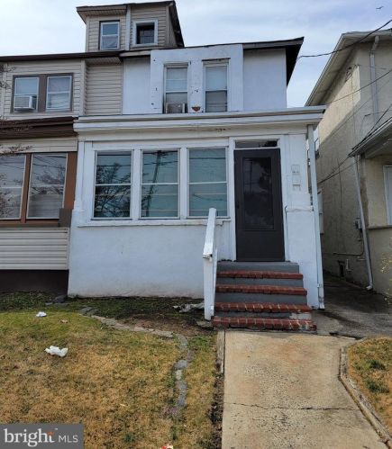 1551 Chambers St, Trenton, NJ 08610-5809