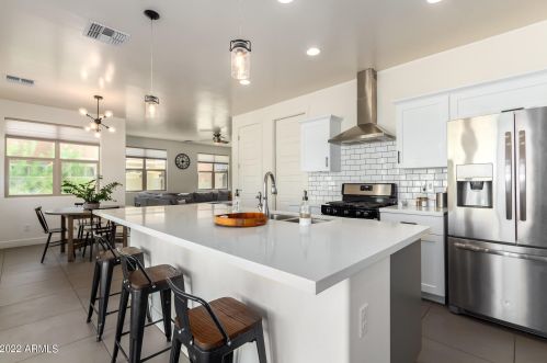 9824 3rd Ave, Phoenix AZ  85041-8871 exterior