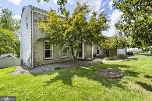 9304 Bells Mill Rd, Rockville MD  20854-2217 exterior