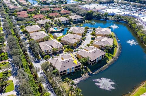 5025 Blauvelt Way, Naples, FL 34105-4543