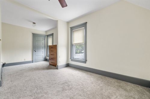 1525 82, Milwaukee WI 53222-2935 exterior