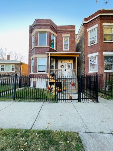5418 Wood St, Chicago, IL 60609-5713