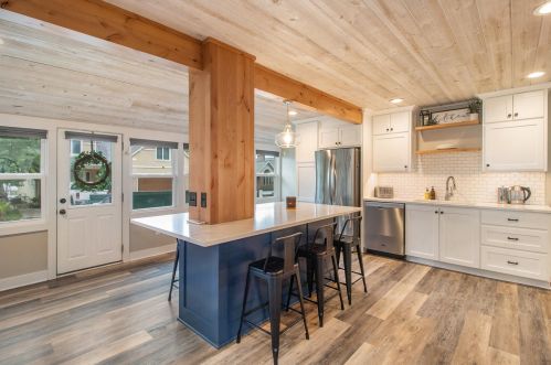 1480 Manitou Ln, Middlevle MI 49333-8305 exterior