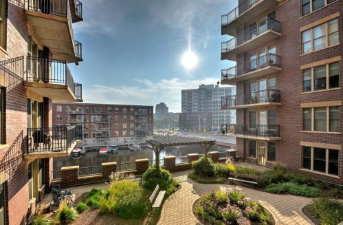 102 Water St, Milwaukee WI  53202-6054 exterior