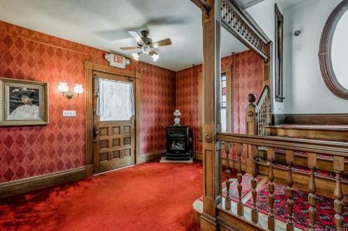 40 Bloomfield Ave, Windsor CT 06095-2303 exterior