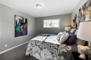 8920 5 Ave, Seattle WA  98115-2952 exterior