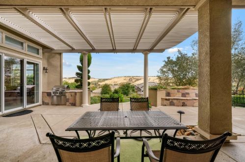 1251 Souza Dr, Folsom CA  95762-7559 exterior