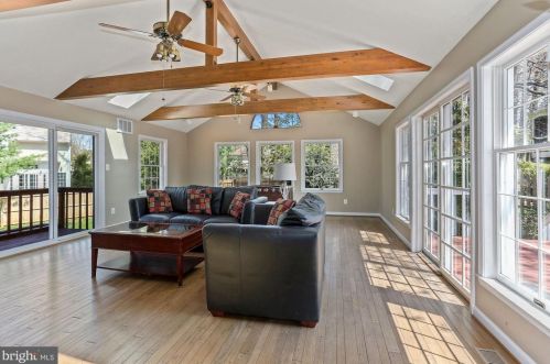 701 Rdg Dr, Mc Lean VA 22101-1620 exterior