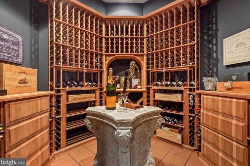 11300 Glen Rd, Rockville MD 20854-1849 exterior