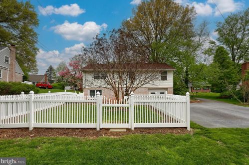 830 Imperial Dr, Lancaster PA 17601-2015 exterior