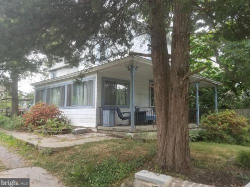 18 Grant Ave, Silver Spring, MD 20912-4325