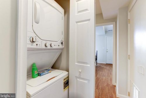 912 19 St, Washington DC 20002-4083 exterior