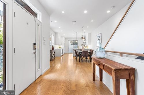 833 Bainbridge St, Philadelphia PA  19147-2009 exterior