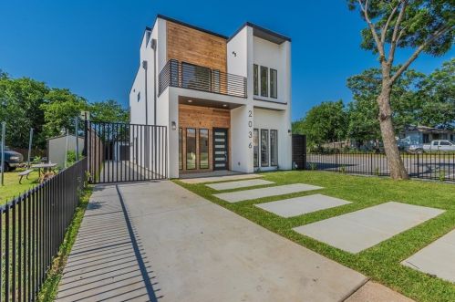 2036 Calypso St, Dallas, TX 75212-1720