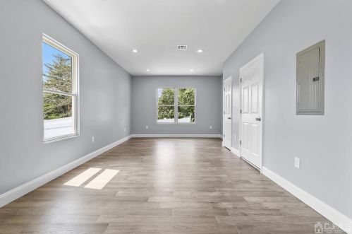 28 Twain Ave, Old Bridge NJ  08857-2110 exterior