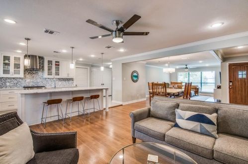 10315 Cromwell Dr, Dallas, TX 75229-5947