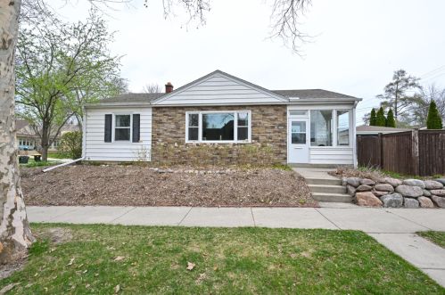 6326 Wright St, Milwaukee WI 53212-2940 exterior